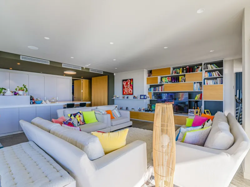 High-Rise Apartment with Terrace and Panoramic Views in Diagonal Mar, Barcelona
