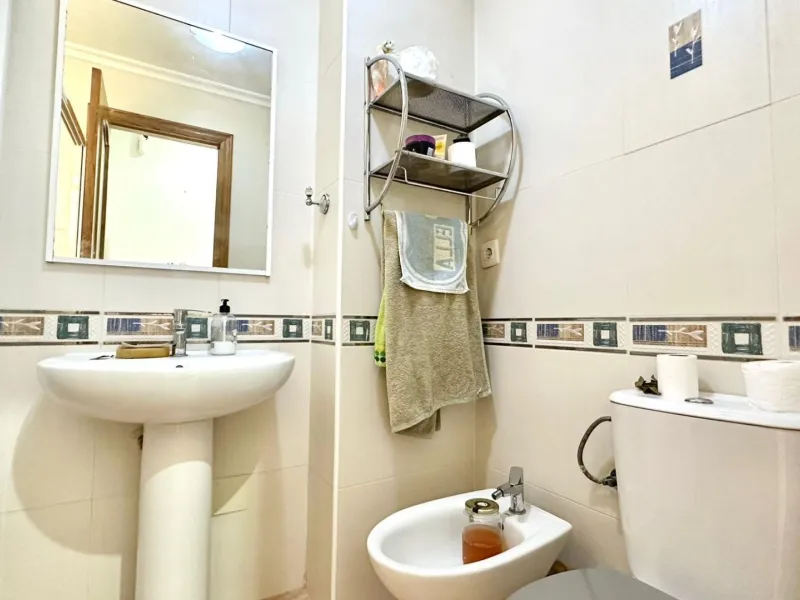 2 BEDROOM 1 BATHROOM APARTMENT WITH GARAGE IN THE CENTER OF TORREVIEJA