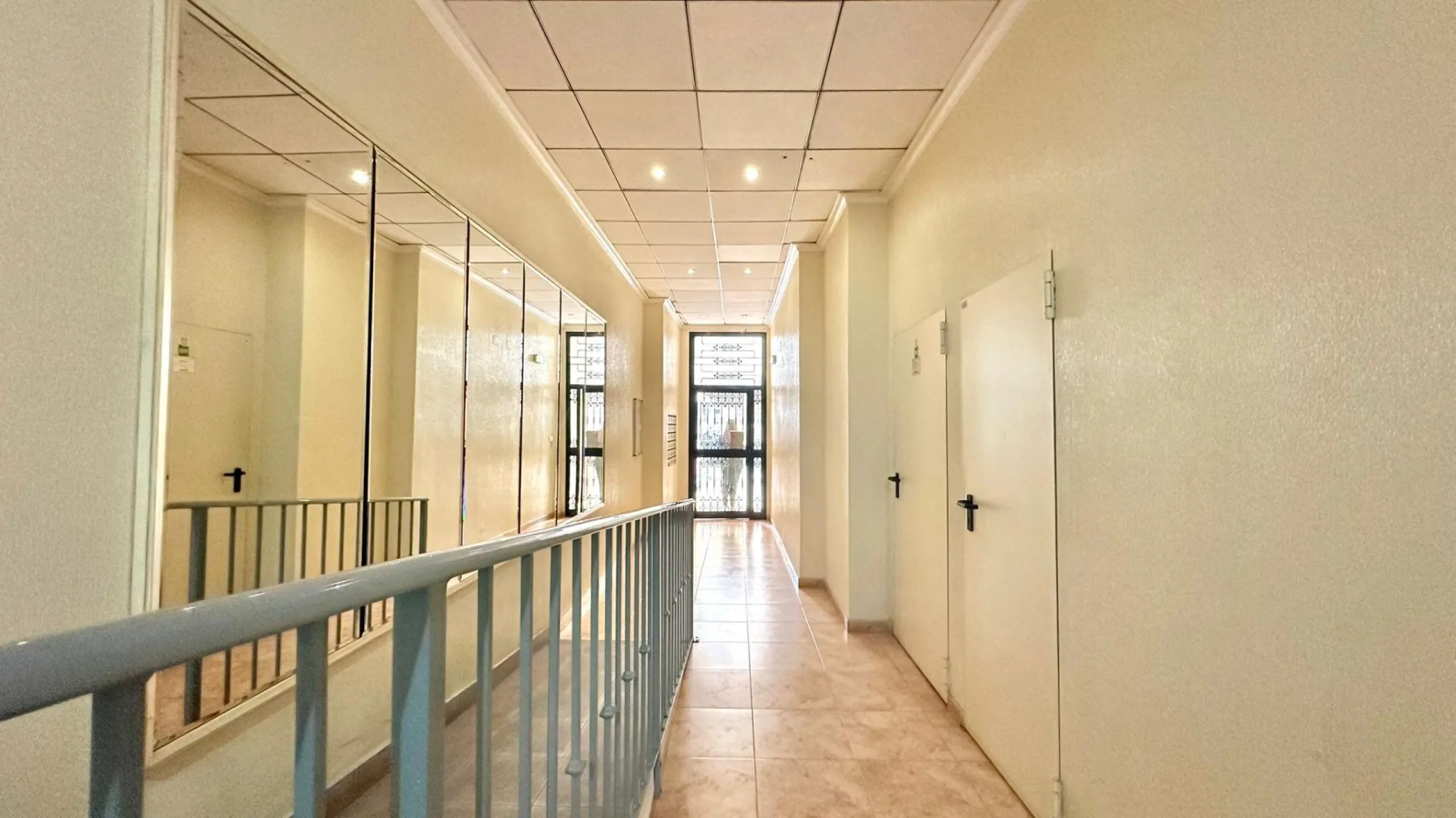 2 BEDROOM 1 BATHROOM APARTMENT WITH GARAGE IN THE CENTER OF TORREVIEJA