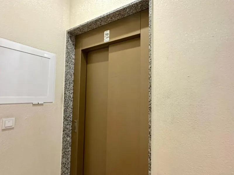 2 BEDROOM 1 BATHROOM APARTMENT WITH GARAGE IN THE CENTER OF TORREVIEJA