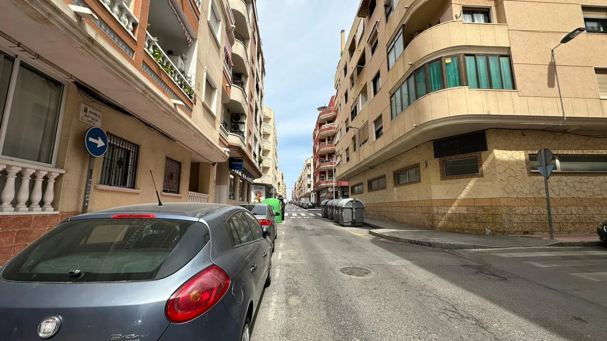 2 BEDROOM 1 BATHROOM APARTMENT WITH GARAGE IN THE CENTER OF TORREVIEJA