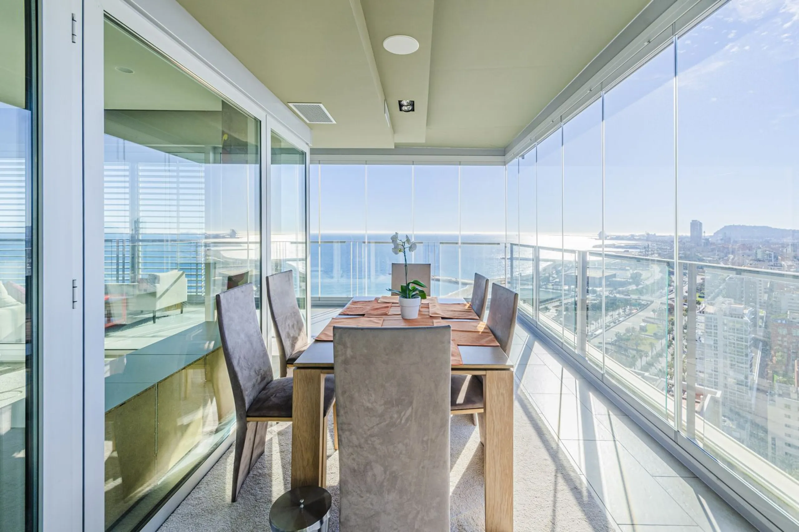 High-Rise Apartment with Terrace and Panoramic Views in Diagonal Mar, Barcelona
