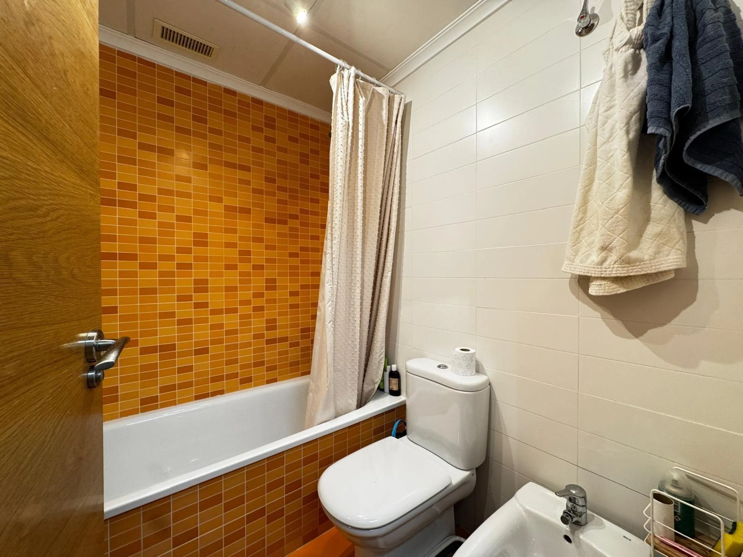 APARTAMENTO CON VISTAS AL PARQUE CON GARAJE+TRASTERO INCLUIDO. 3 DORM. 2 BAÑOS. SUPERFICIE DE 89 M2. PLAYA A 800 M.