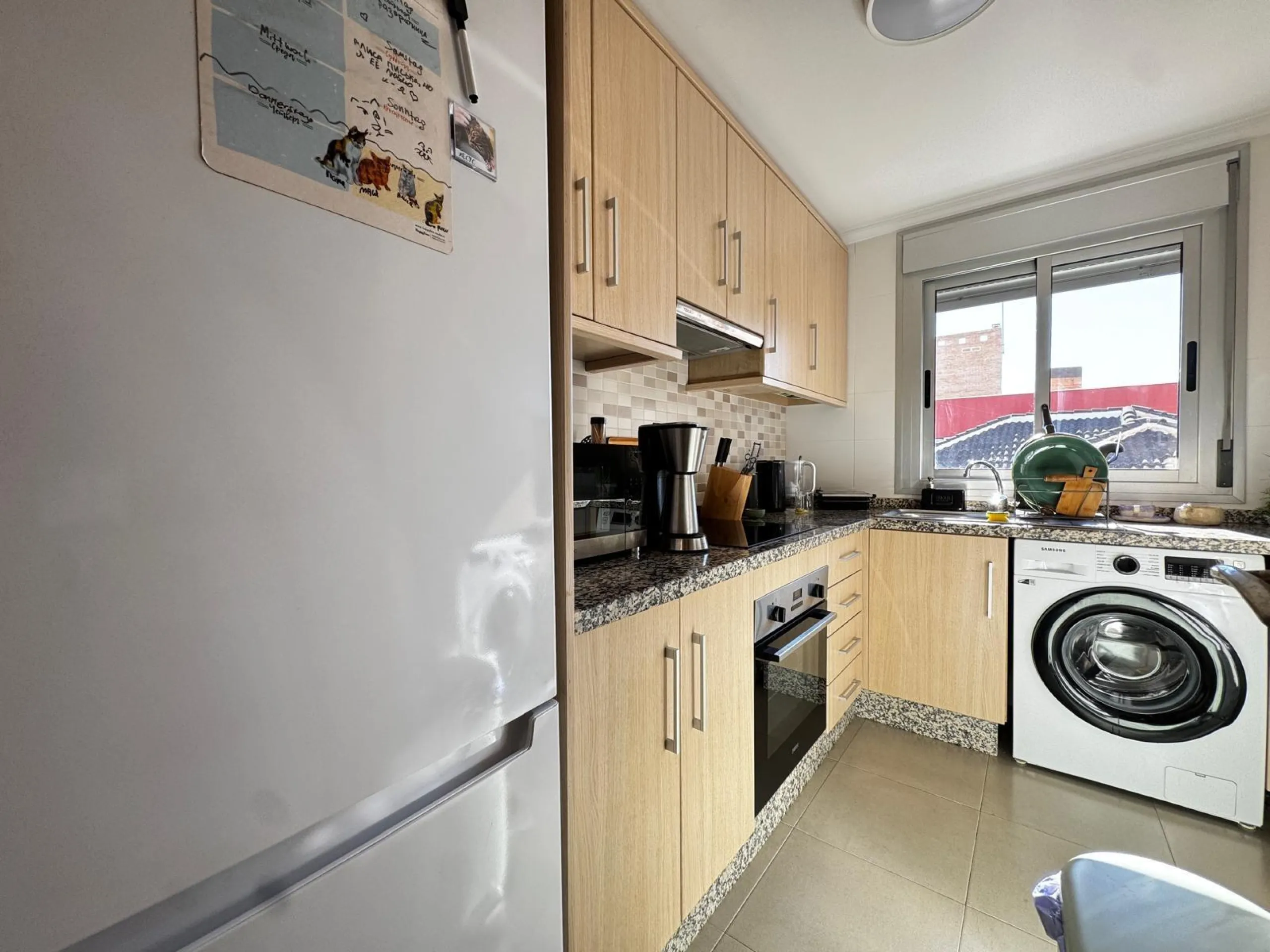 APARTAMENTO CON VISTAS AL PARQUE CON GARAJE+TRASTERO INCLUIDO. 3 DORM. 2 BAÑOS. SUPERFICIE DE 89 M2. PLAYA A 800 M.