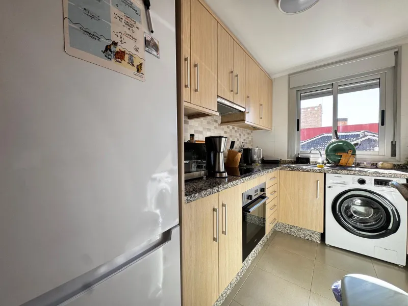 APARTAMENTO CON VISTAS AL PARQUE CON GARAJE+TRASTERO INCLUIDO. 3 DORM. 2 BAÑOS. SUPERFICIE DE 89 M2. PLAYA A 800 M.