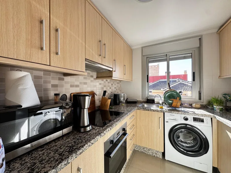 APARTAMENTO CON VISTAS AL PARQUE CON GARAJE+TRASTERO INCLUIDO. 3 DORM. 2 BAÑOS. SUPERFICIE DE 89 M2. PLAYA A 800 M.