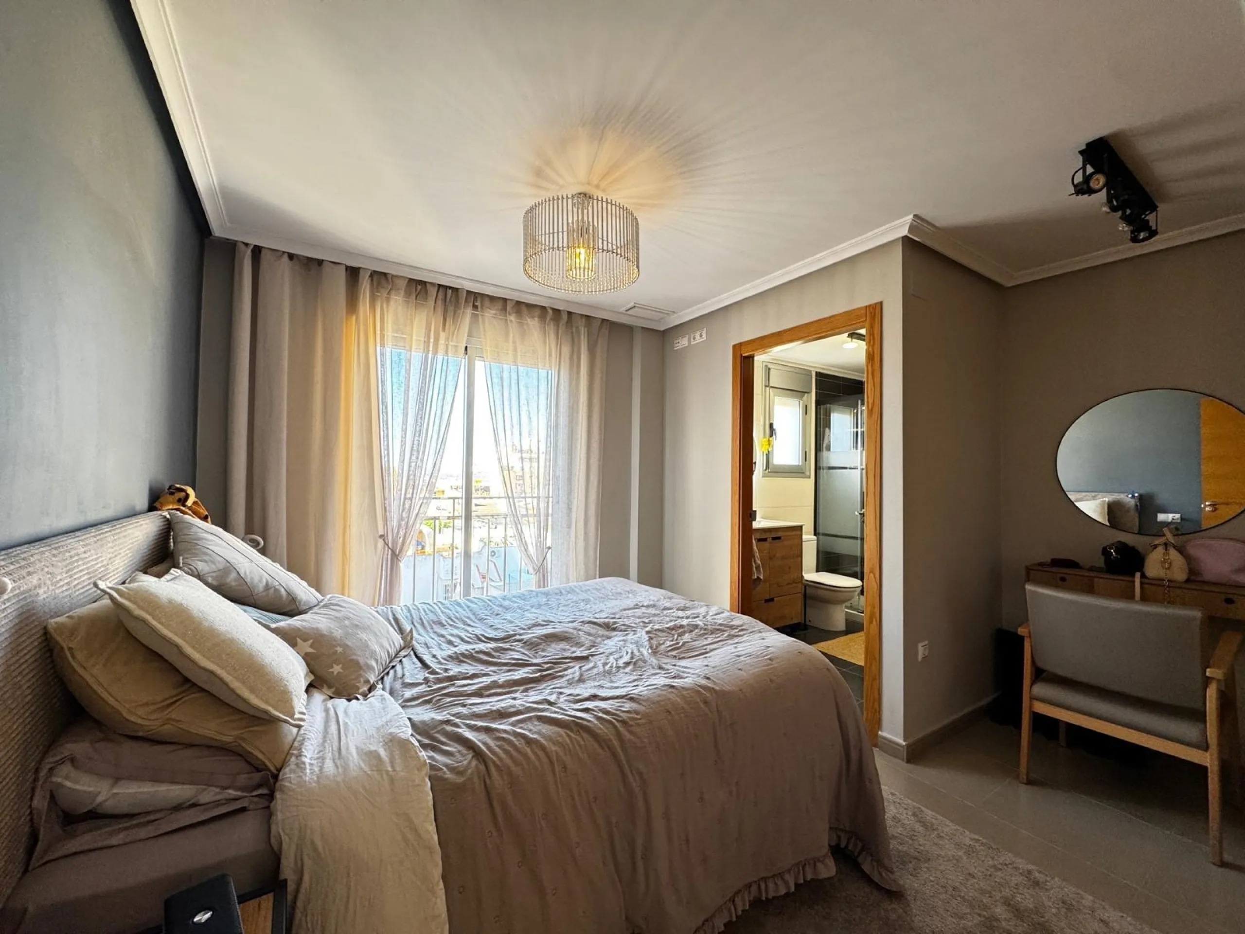 APARTAMENTO CON VISTAS AL PARQUE CON GARAJE+TRASTERO INCLUIDO. 3 DORM. 2 BAÑOS. SUPERFICIE DE 89 M2. PLAYA A 800 M.