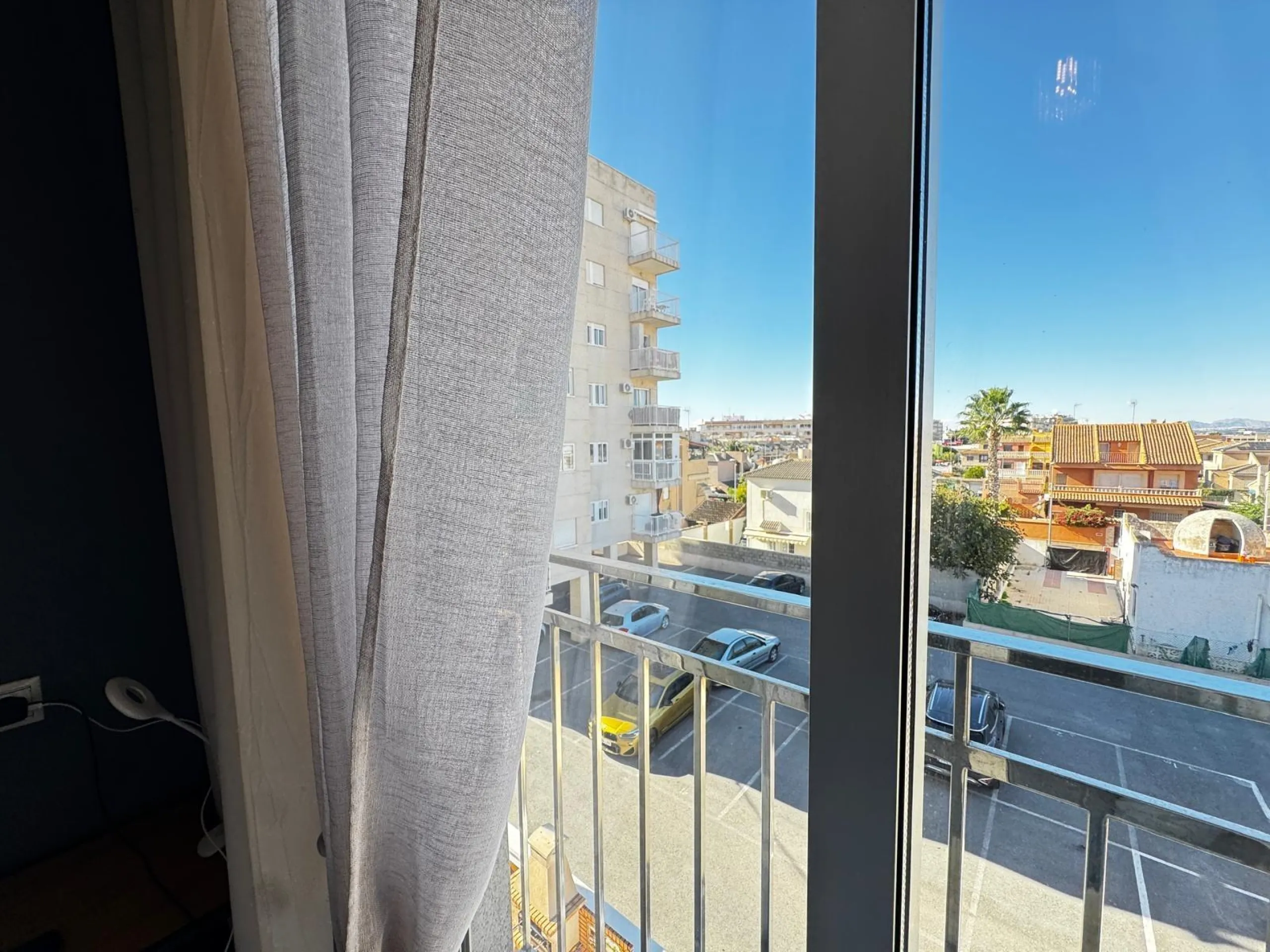 APARTAMENTO CON VISTAS AL PARQUE CON GARAJE+TRASTERO INCLUIDO. 3 DORM. 2 BAÑOS. SUPERFICIE DE 89 M2. PLAYA A 800 M.