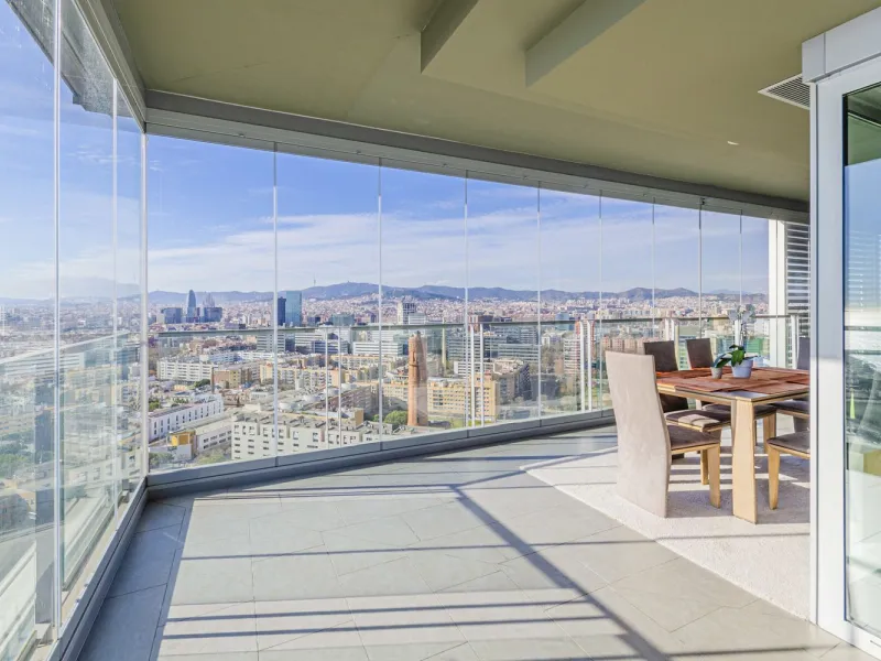 High-Rise Apartment with Terrace and Panoramic Views in Diagonal Mar, Barcelona