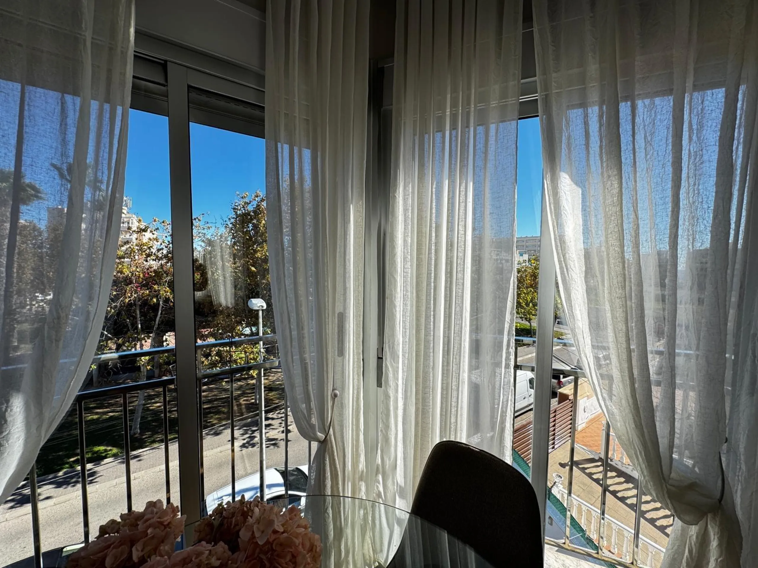 APARTAMENTO CON VISTAS AL PARQUE CON GARAJE+TRASTERO INCLUIDO. 3 DORM. 2 BAÑOS. SUPERFICIE DE 89 M2. PLAYA A 800 M.