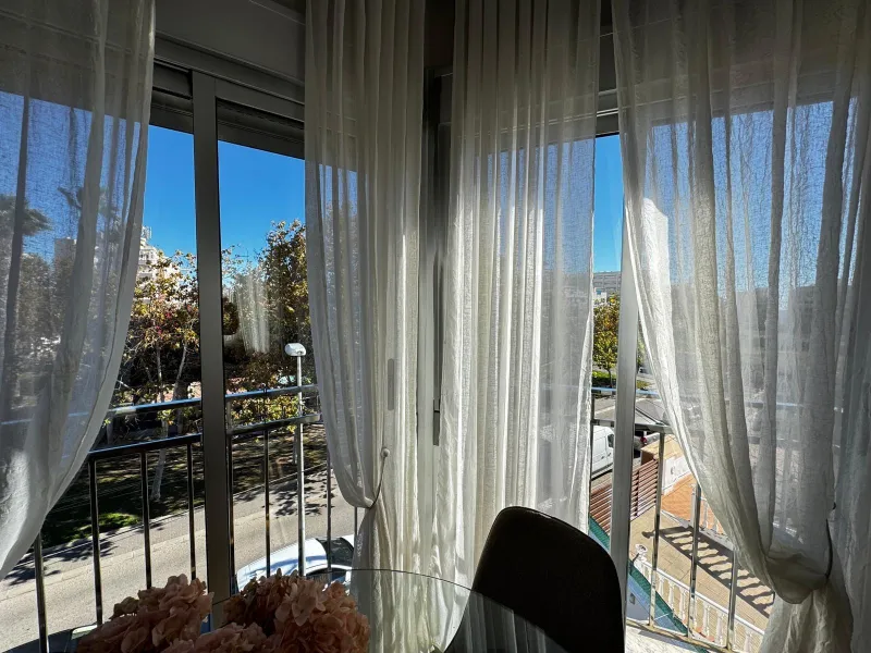 APARTAMENTO CON VISTAS AL PARQUE CON GARAJE+TRASTERO INCLUIDO. 3 DORM. 2 BAÑOS. SUPERFICIE DE 89 M2. PLAYA A 800 M.