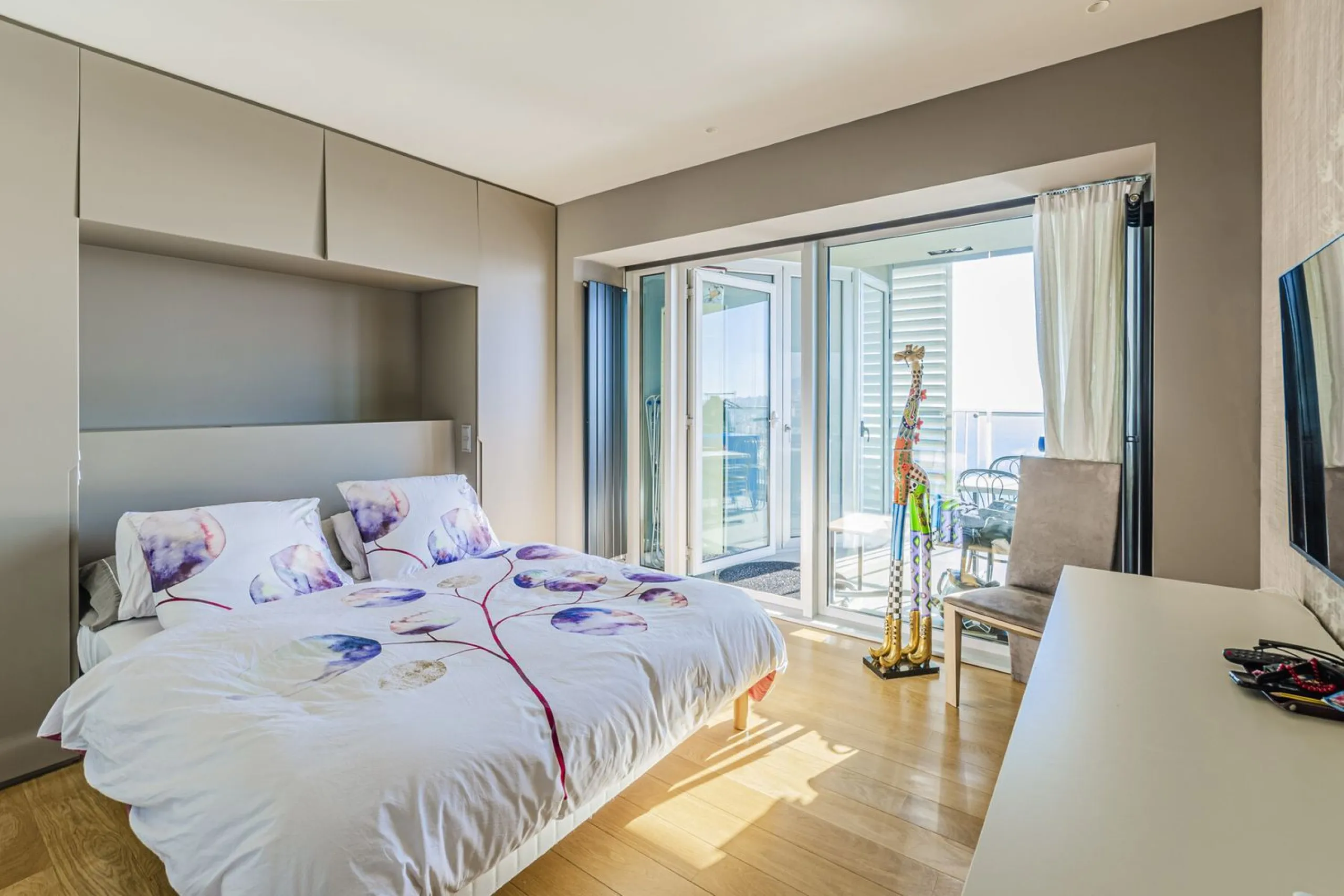 High-Rise Apartment with Terrace and Panoramic Views in Diagonal Mar, Barcelona