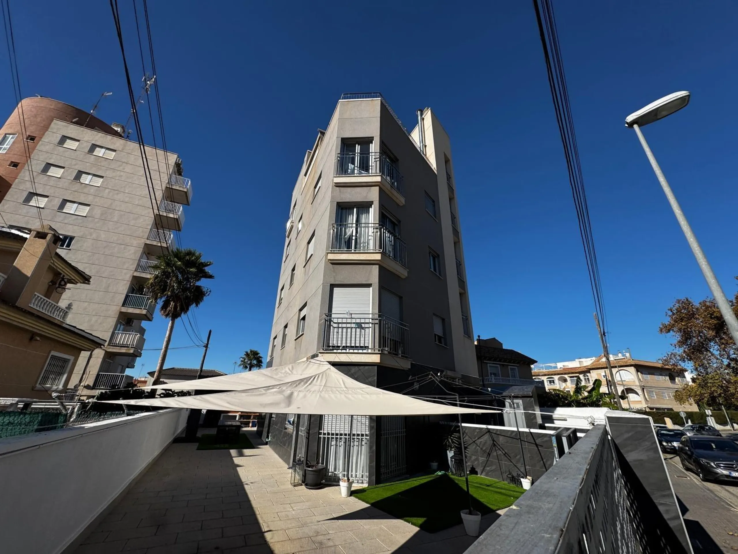 APARTAMENTO CON VISTAS AL PARQUE CON GARAJE+TRASTERO INCLUIDO. 3 DORM. 2 BAÑOS. SUPERFICIE DE 89 M2. PLAYA A 800 M.