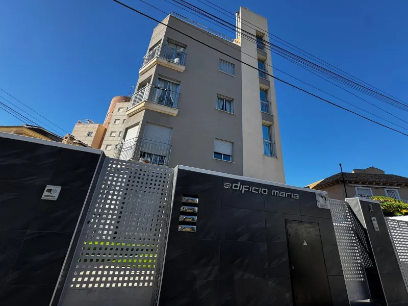 APARTAMENTO CON VISTAS AL PARQUE CON GARAJE+TRASTERO INCLUIDO. 3 DORM. 2 BAÑOS. SUPERFICIE DE 89 M2. PLAYA A 800 M.