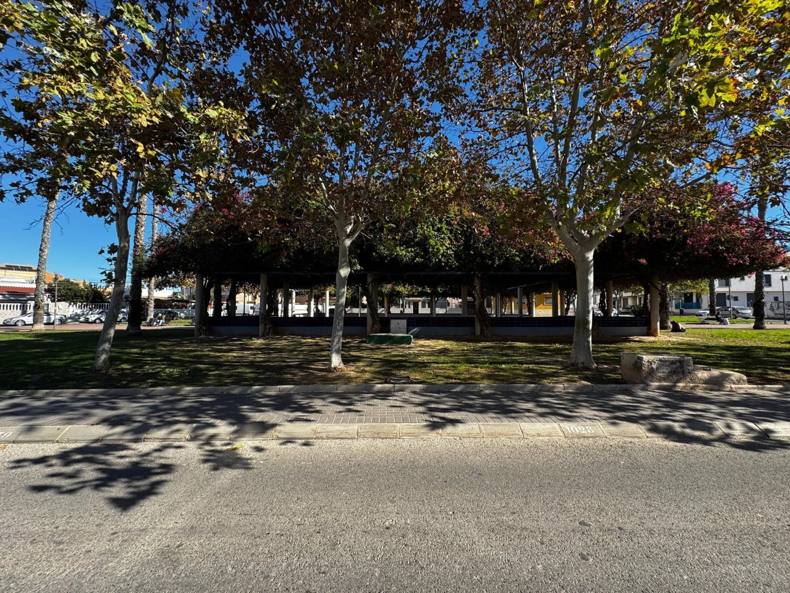 APARTAMENTO CON VISTAS AL PARQUE CON GARAJE+TRASTERO INCLUIDO. 3 DORM. 2 BAÑOS. SUPERFICIE DE 89 M2. PLAYA A 800 M.