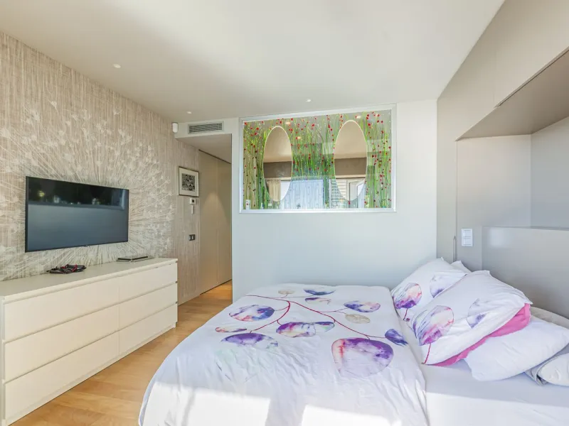 High-Rise Apartment with Terrace and Panoramic Views in Diagonal Mar, Barcelona