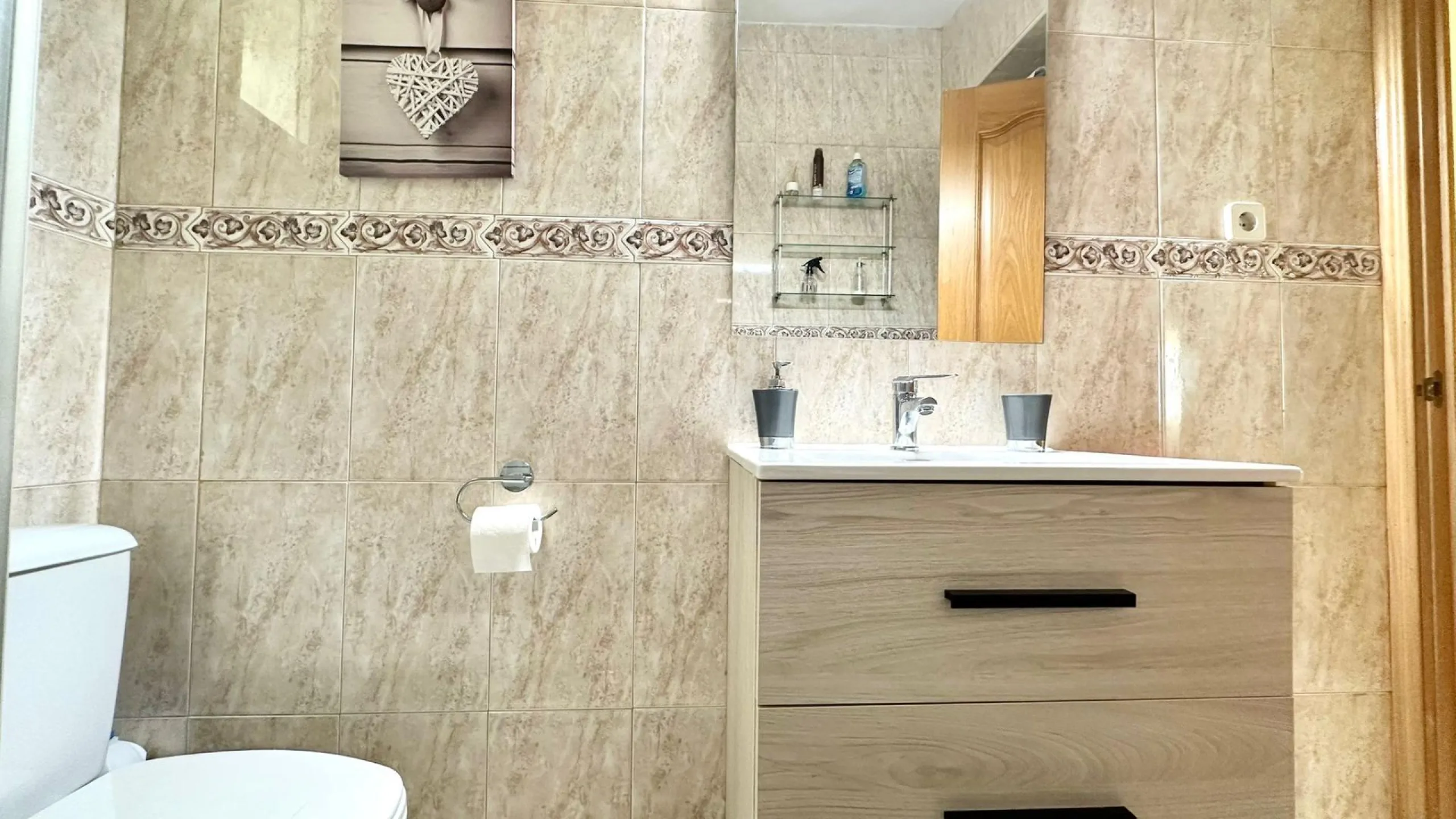 2 BEDROOM 1 BATHROOM APARTMENT AT TORREVIEJA BUS STATION WITH TERRACE