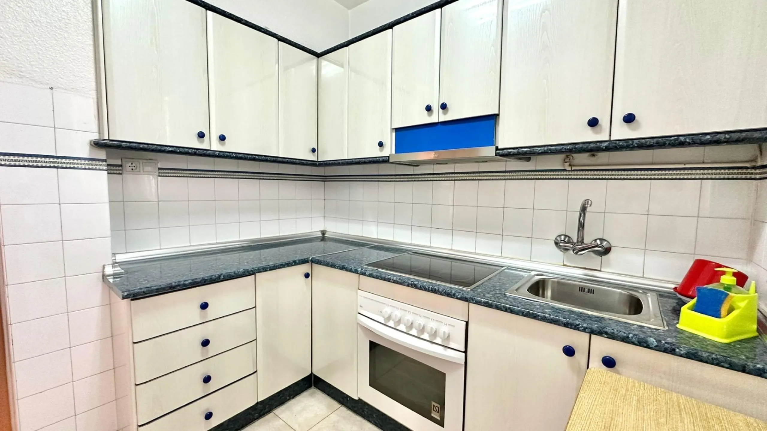 2 BEDROOM 1 BATHROOM APARTMENT AT TORREVIEJA BUS STATION WITH TERRACE