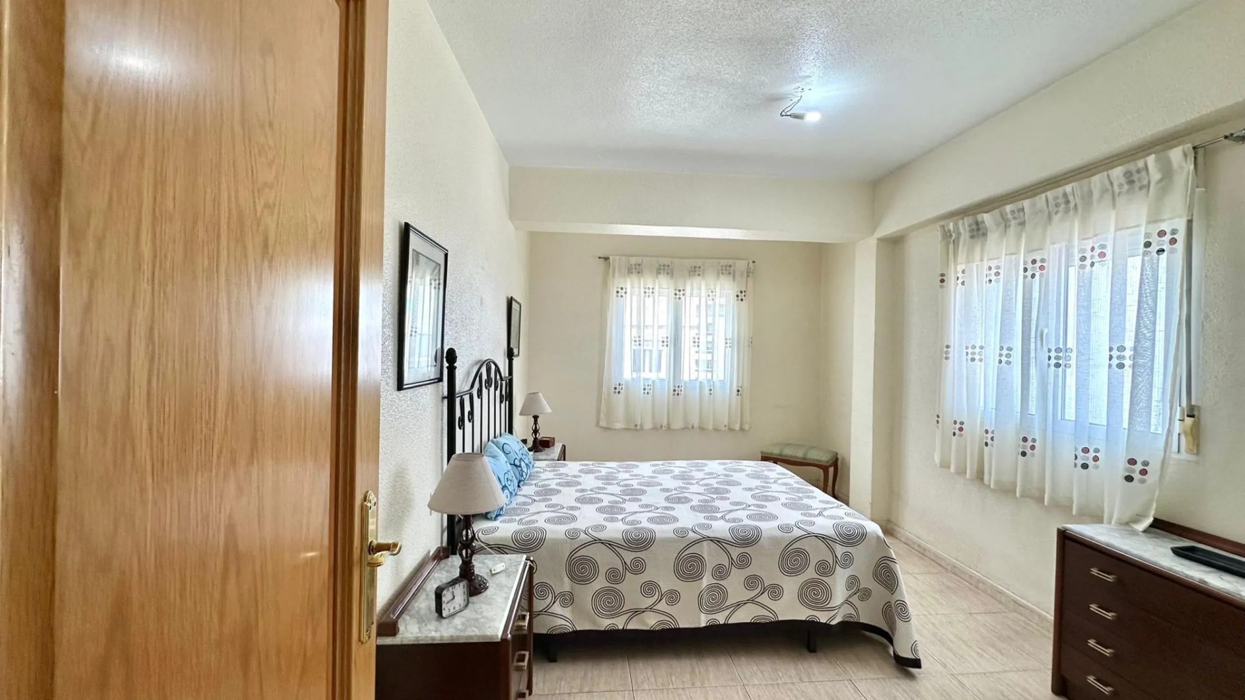 2 BEDROOM 1 BATHROOM APARTMENT AT TORREVIEJA BUS STATION WITH TERRACE
