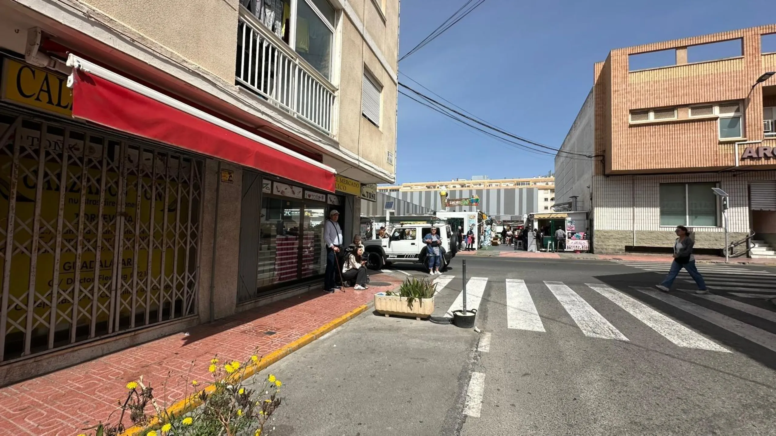 2 BEDROOM 1 BATHROOM APARTMENT AT TORREVIEJA BUS STATION WITH TERRACE