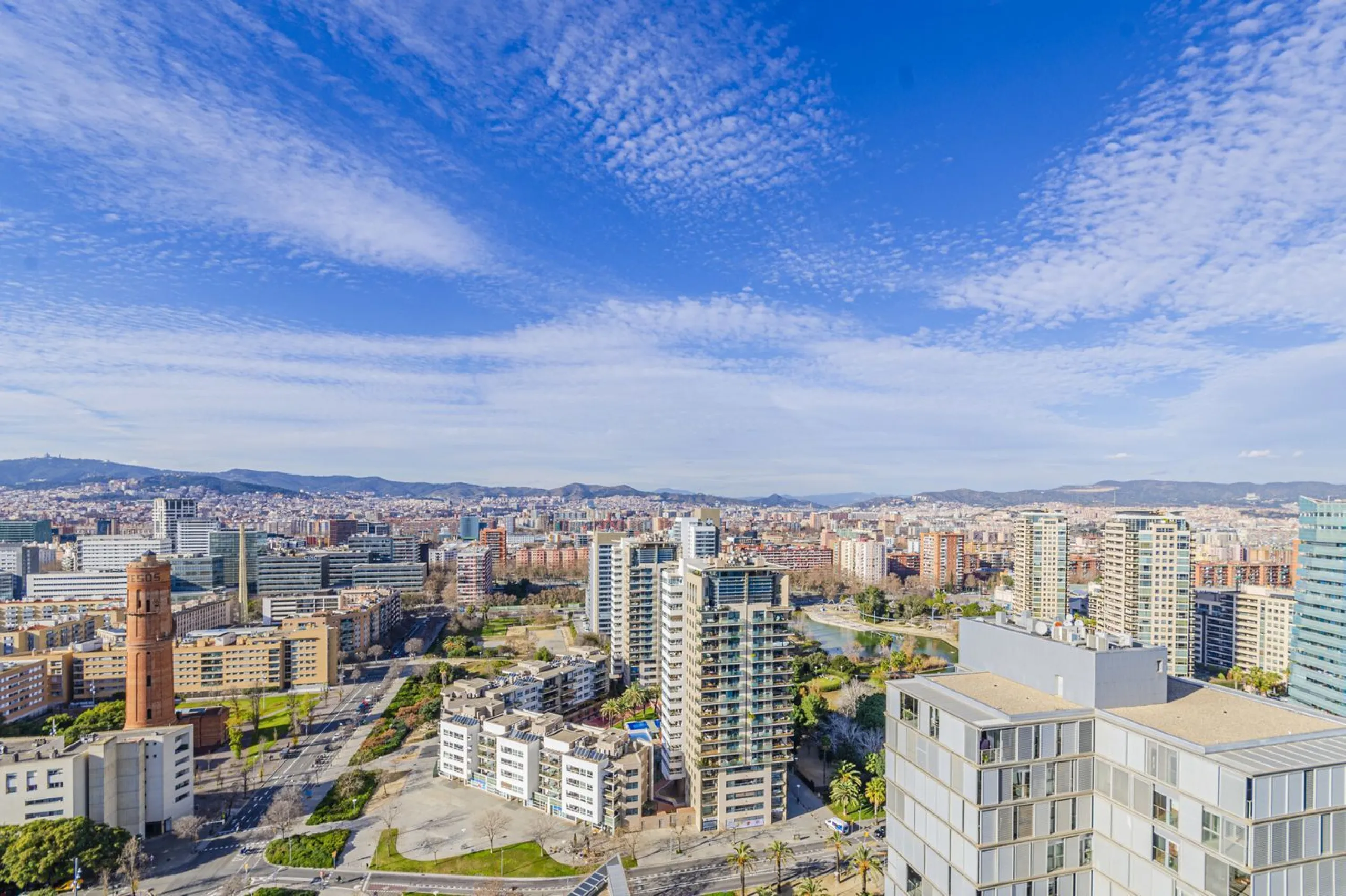High-Rise Apartment with Terrace and Panoramic Views in Diagonal Mar, Barcelona