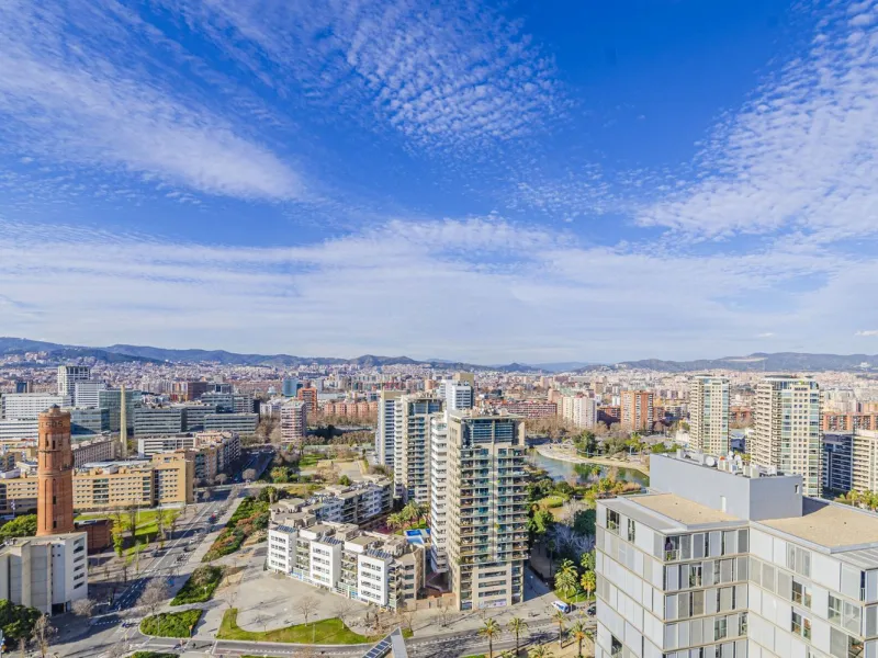 High-Rise Apartment with Terrace and Panoramic Views in Diagonal Mar, Barcelona