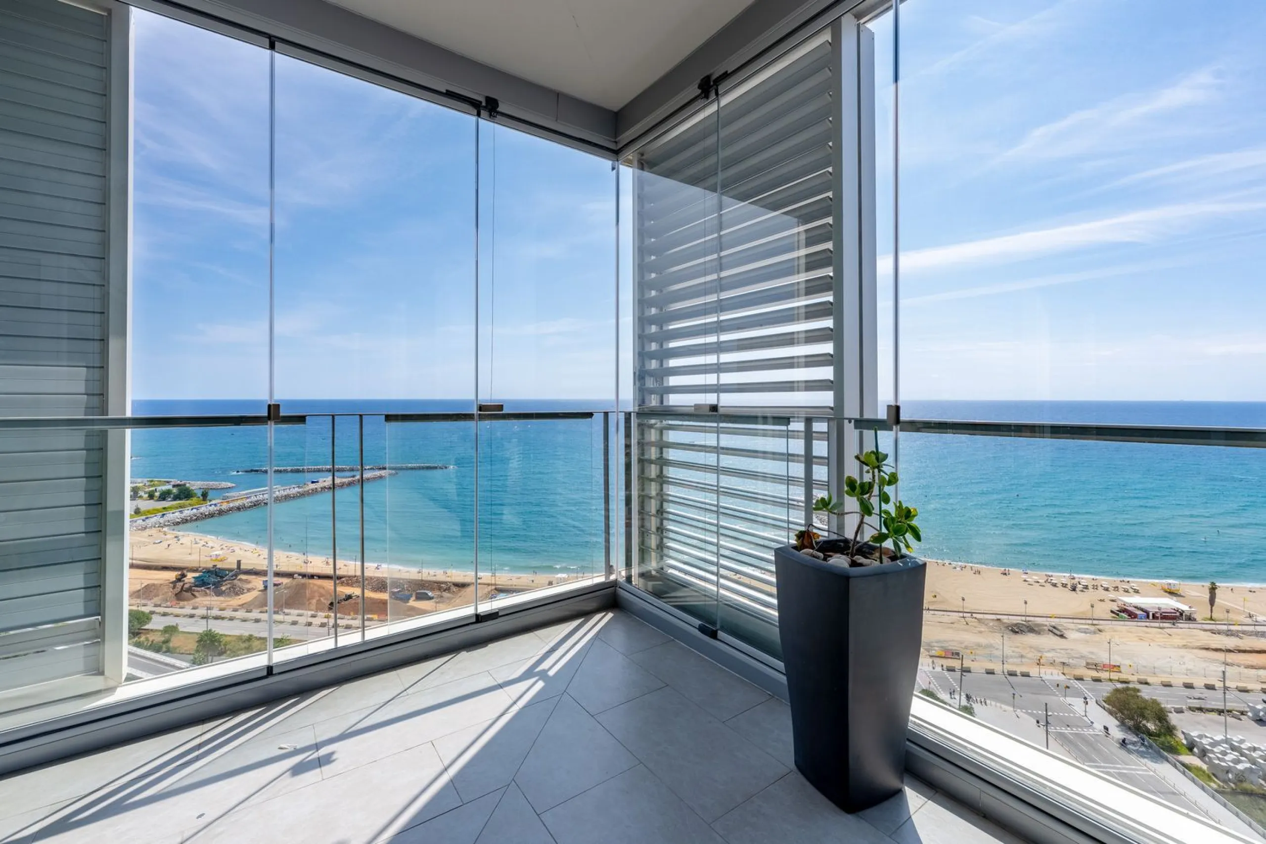 Apartment with Endless Views in Barcelona: An Oasis Between Sky and Sea