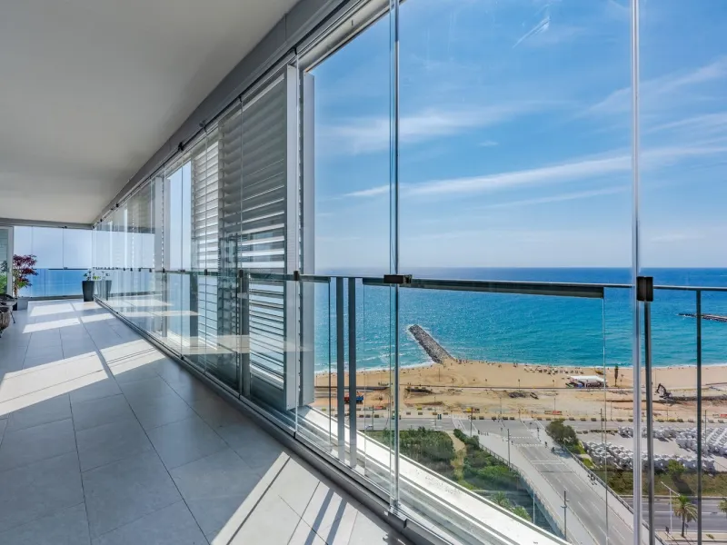 Apartment with Endless Views in Barcelona: An Oasis Between Sky and Sea