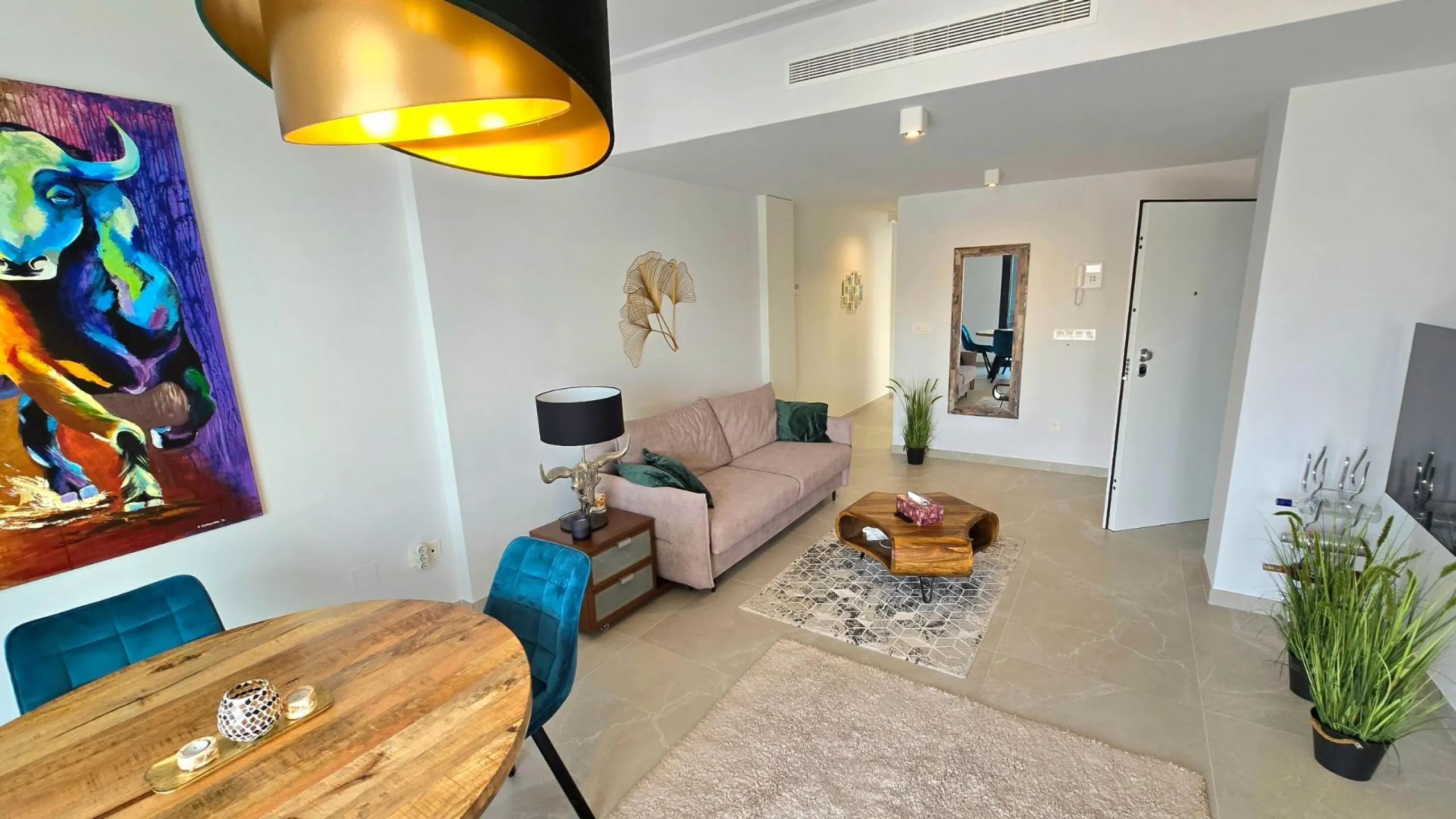 Modern apartment with private solarium in Torrevieja – just steps from the sea