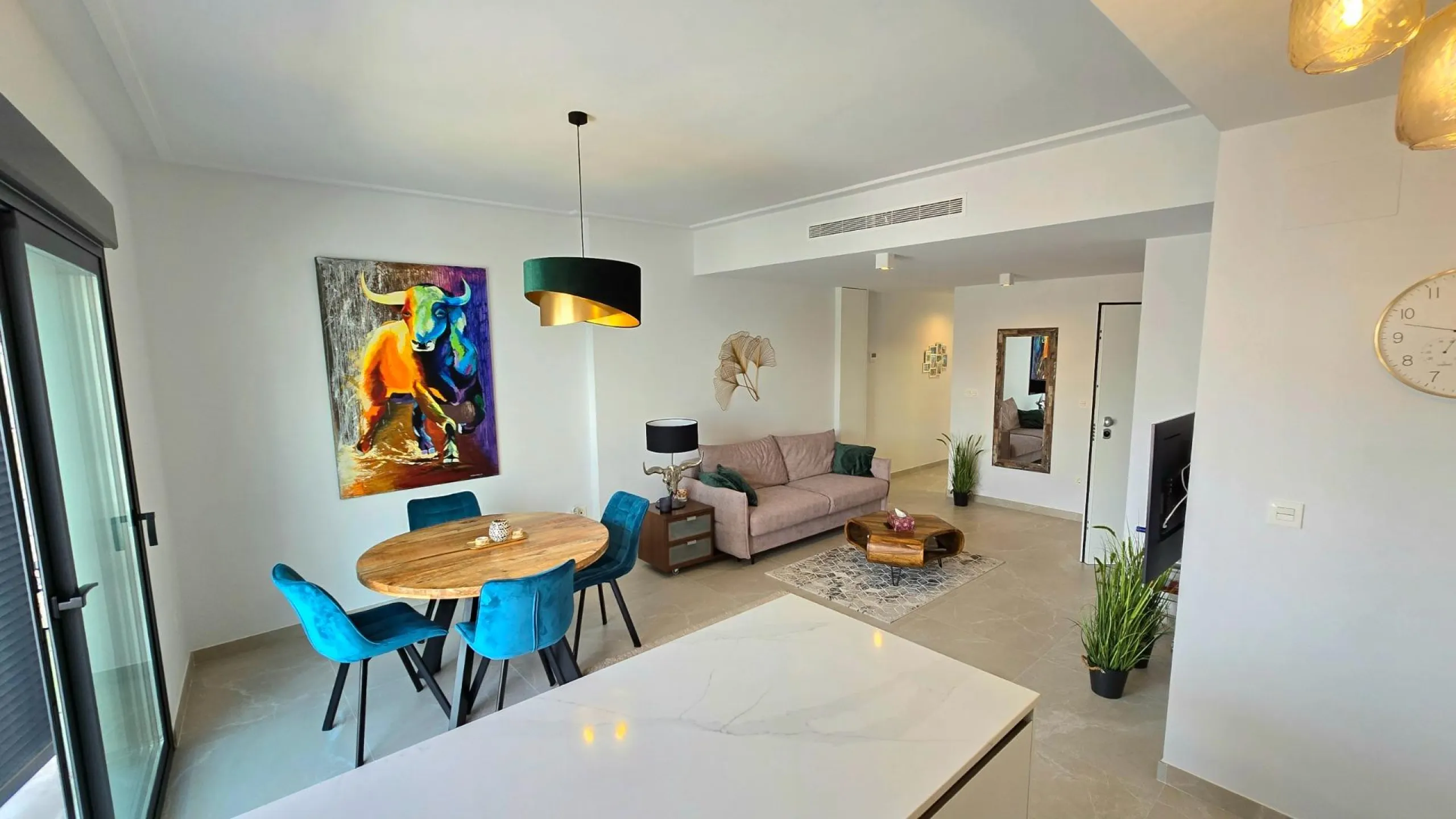 Modern apartment with private solarium in Torrevieja – just steps from the sea
