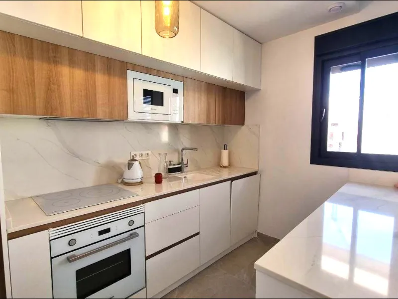 Modern apartment with private solarium in Torrevieja – just steps from the sea