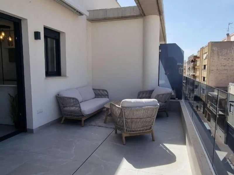 Modern apartment with private solarium in Torrevieja – just steps from the sea