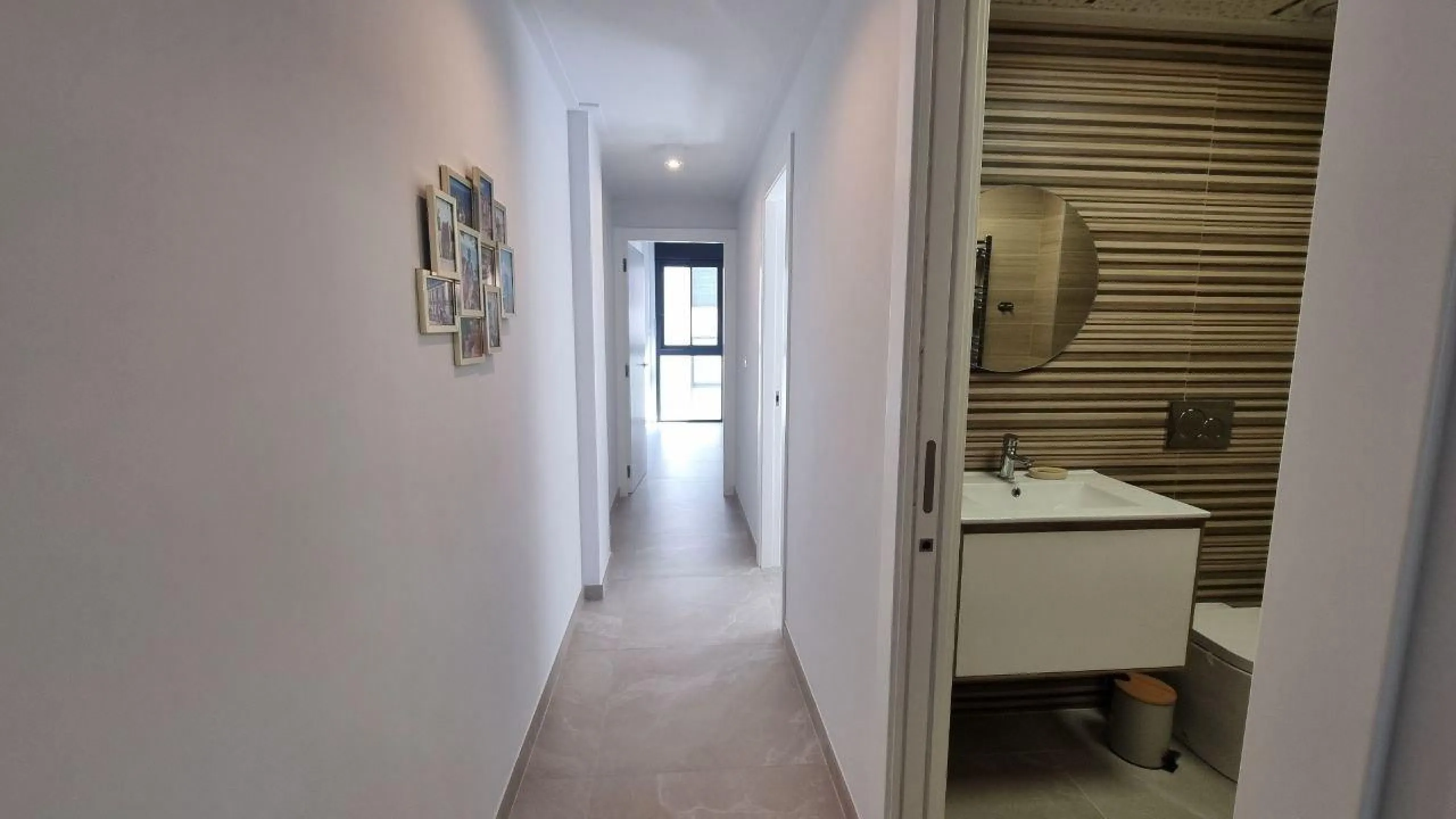 Modern apartment with private solarium in Torrevieja – just steps from the sea