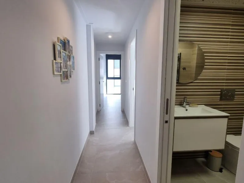 Modern apartment with private solarium in Torrevieja – just steps from the sea