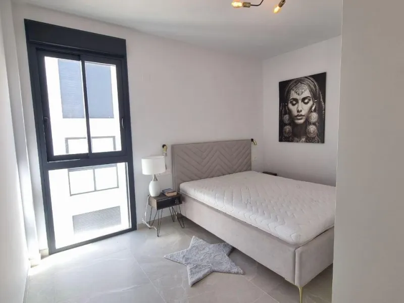 Modern apartment with private solarium in Torrevieja – just steps from the sea