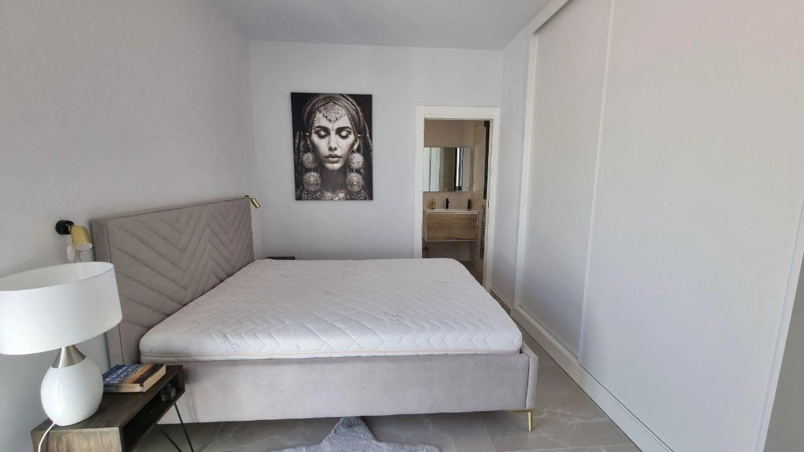 Modern apartment with private solarium in Torrevieja – just steps from the sea