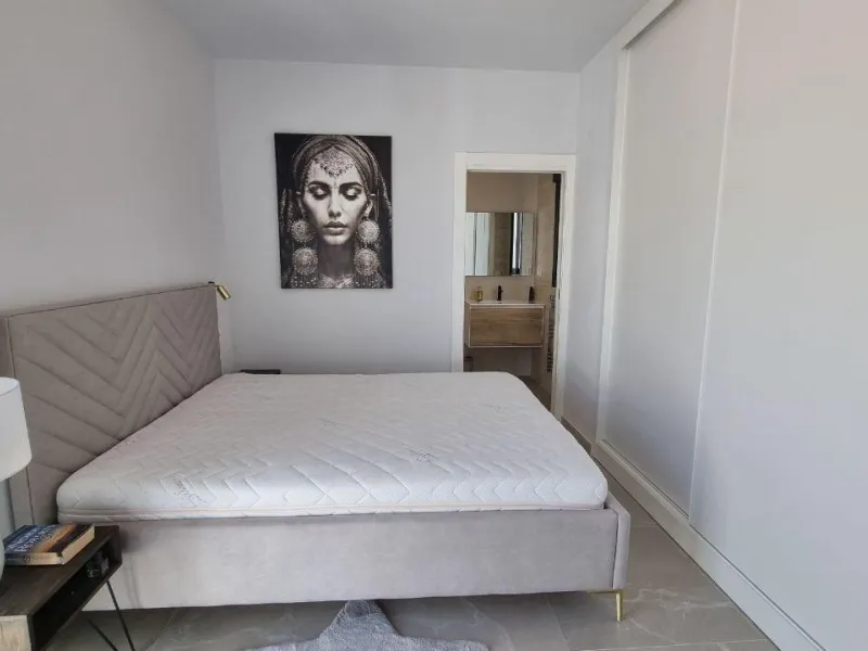 Modern apartment with private solarium in Torrevieja – just steps from the sea
