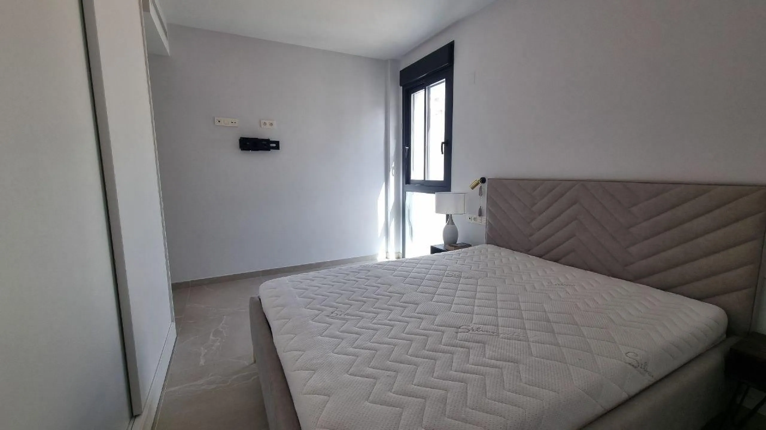 Modern apartment with private solarium in Torrevieja – just steps from the sea
