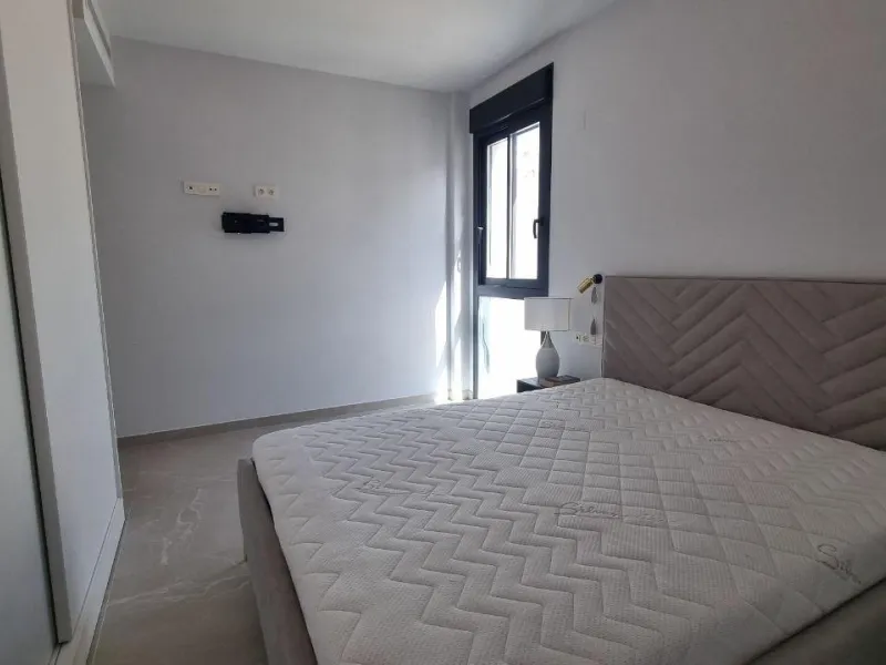 Modern apartment with private solarium in Torrevieja – just steps from the sea