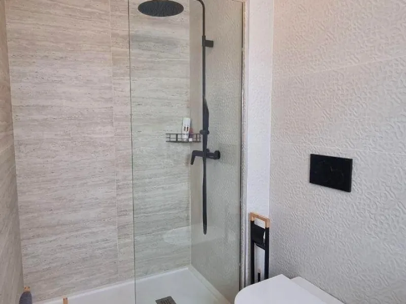 Modern apartment with private solarium in Torrevieja – just steps from the sea