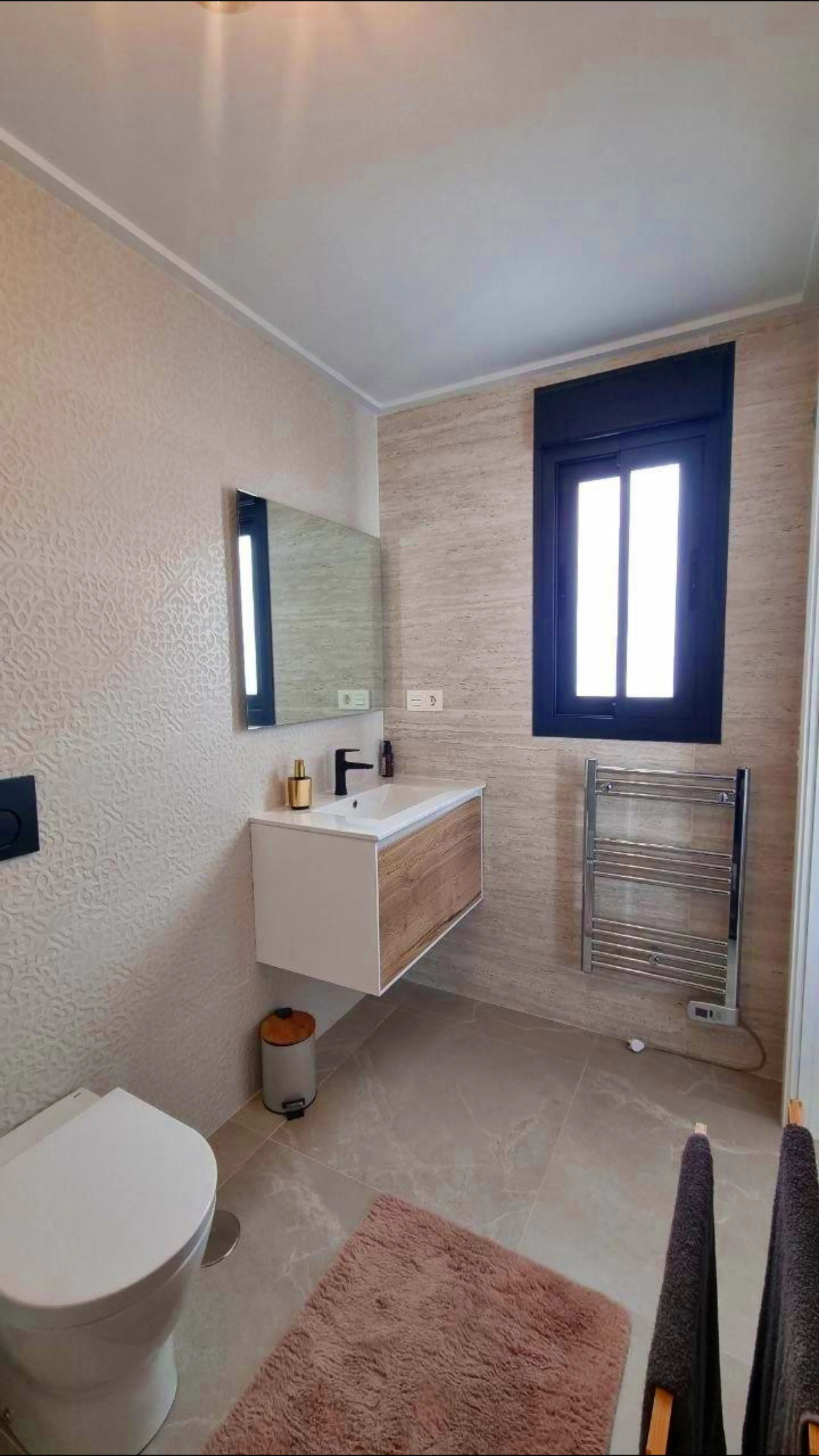 Modern apartment with private solarium in Torrevieja – just steps from the sea