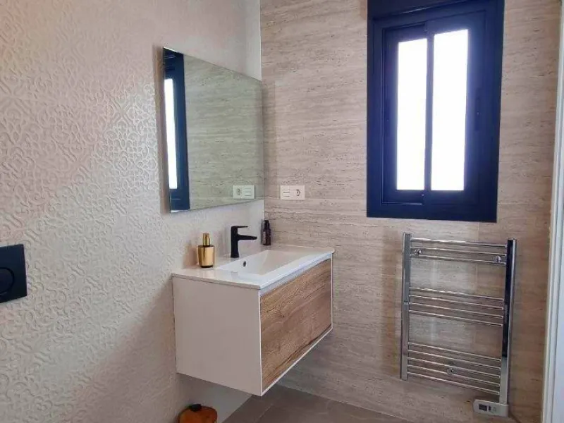 Modern apartment with private solarium in Torrevieja – just steps from the sea