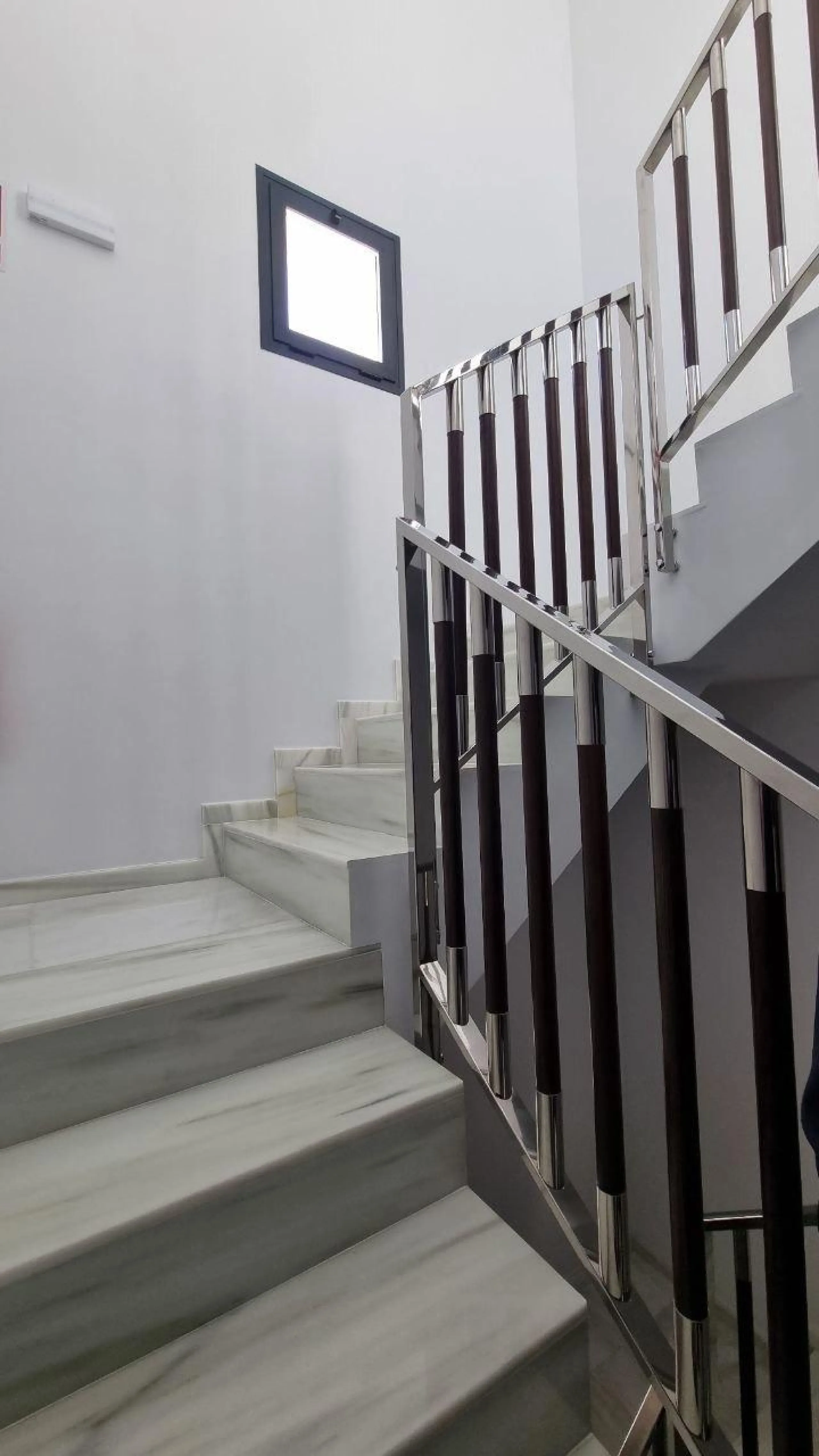 Modern apartment with private solarium in Torrevieja – just steps from the sea