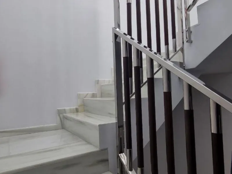 Modern apartment with private solarium in Torrevieja – just steps from the sea