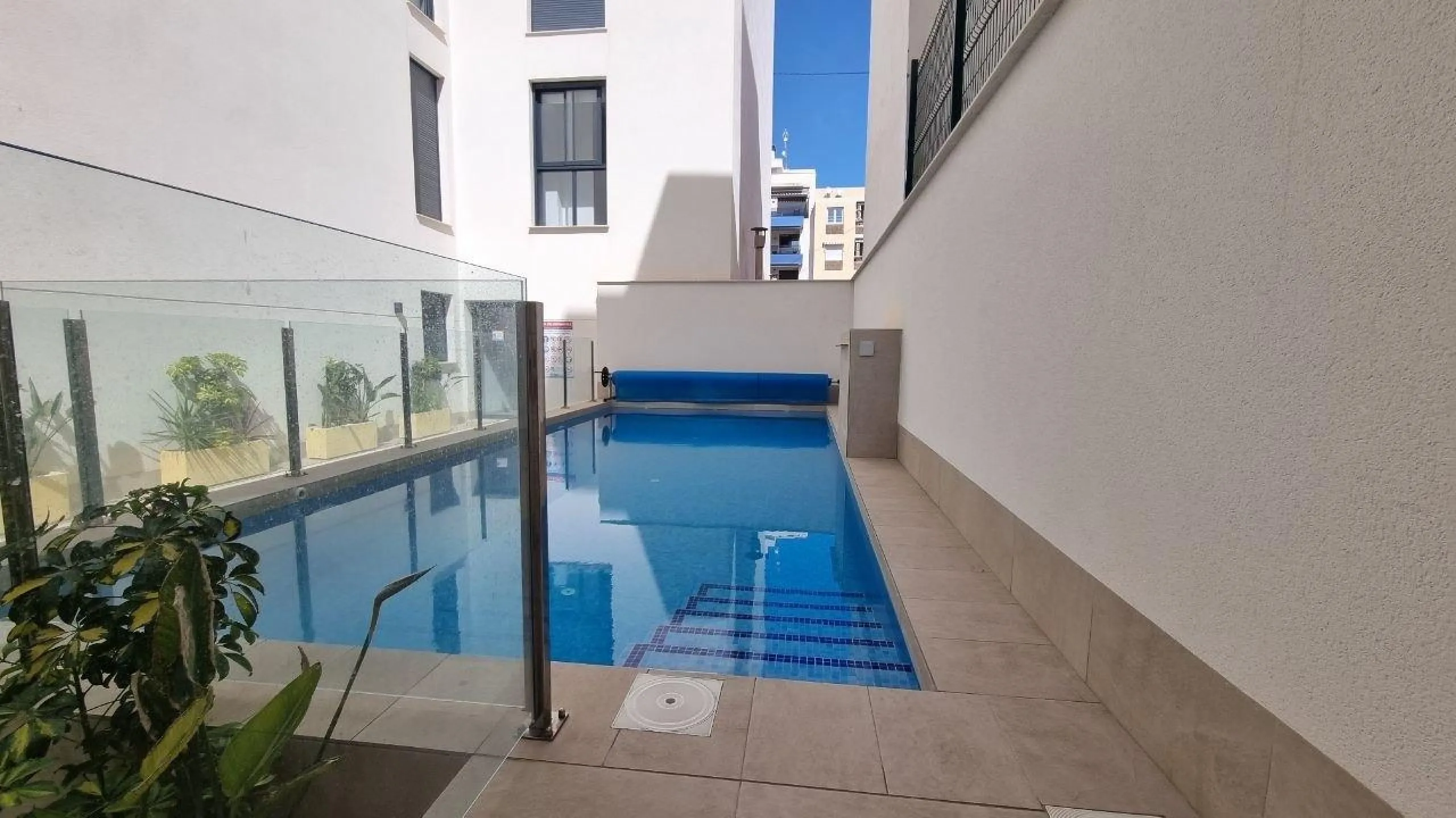 Modern apartment with private solarium in Torrevieja – just steps from the sea