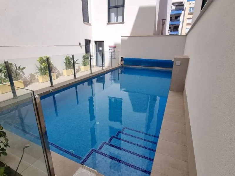 Modern apartment with private solarium in Torrevieja – just steps from the sea