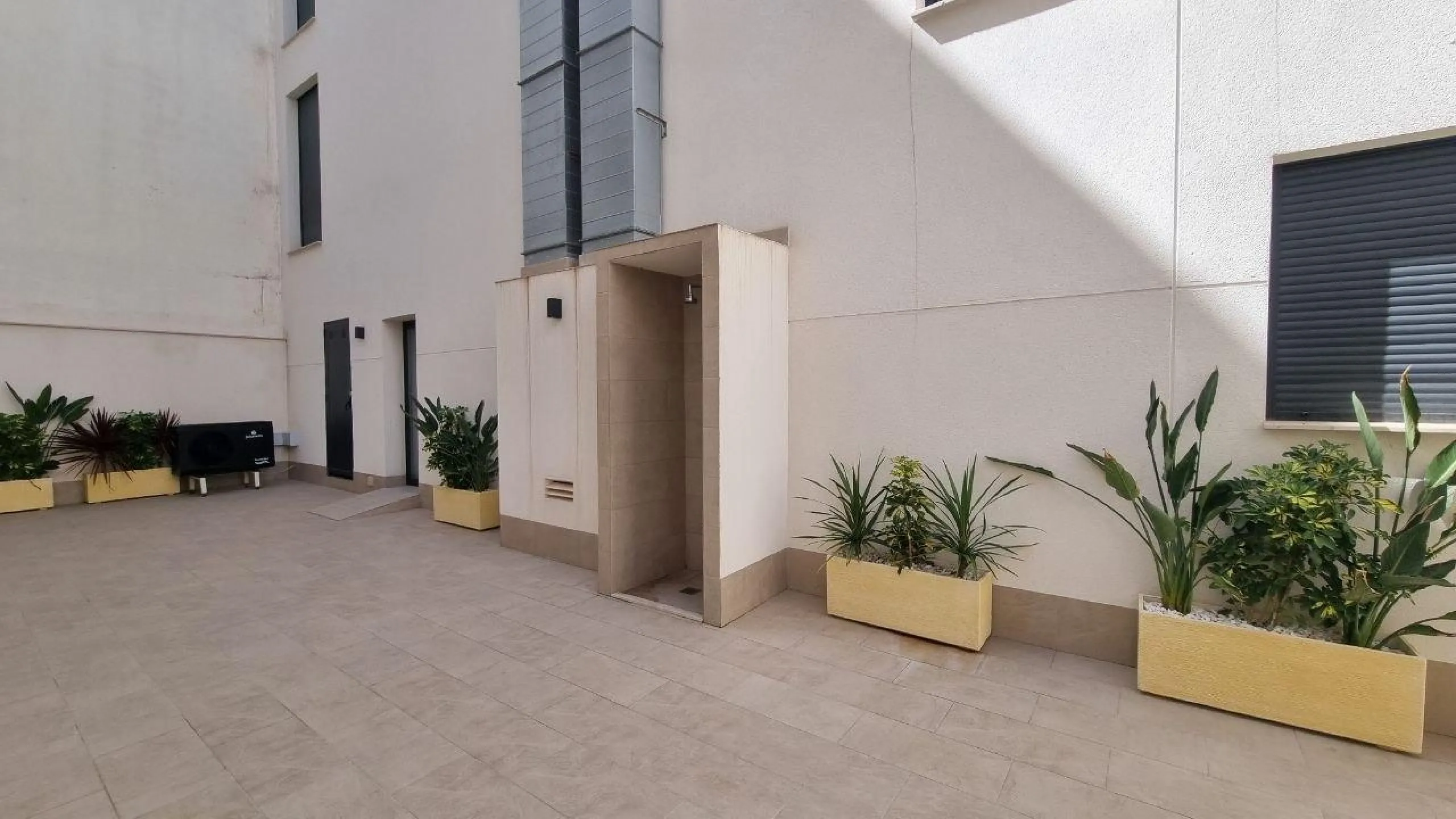 Modern apartment with private solarium in Torrevieja – just steps from the sea