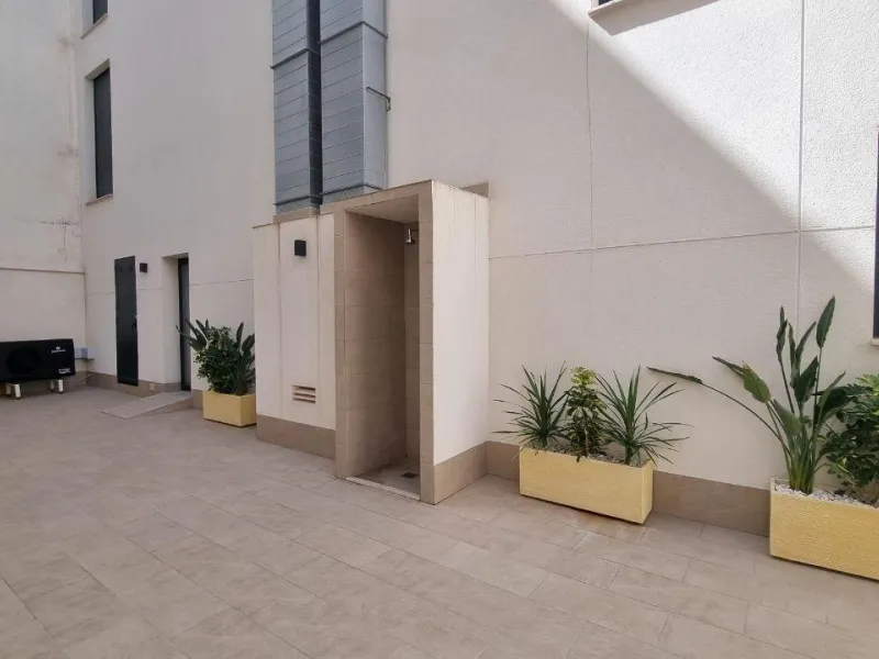Modern apartment with private solarium in Torrevieja – just steps from the sea