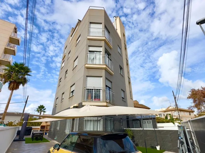 A COMPLETE BUILDING COMPRISING 4 FLATS, BUILT TO A HIGH STANDARD AND GUARANTEED TO BE PROFITABLE