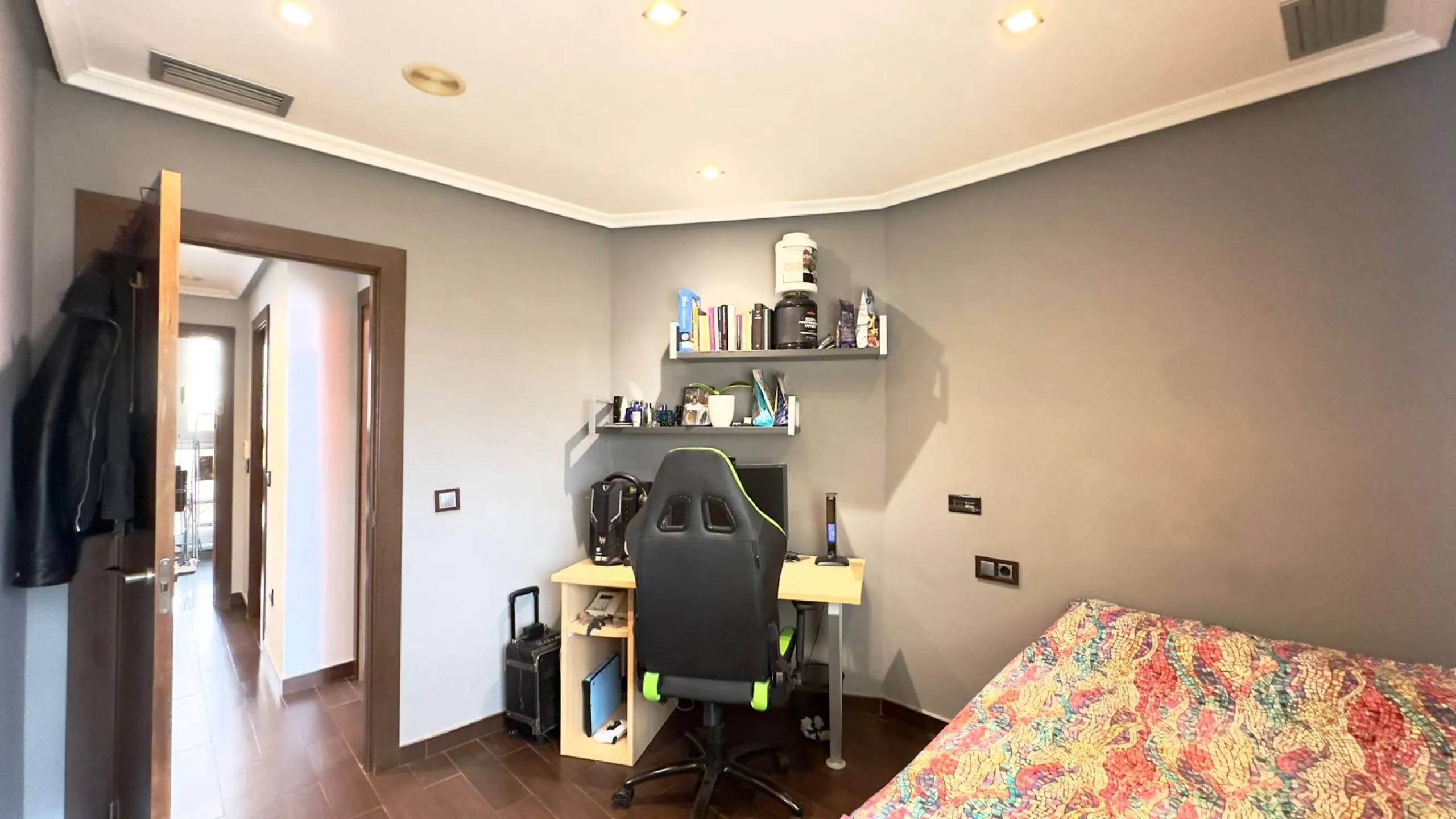 A COMPLETE BUILDING COMPRISING 4 FLATS, BUILT TO A HIGH STANDARD AND GUARANTEED TO BE PROFITABLE